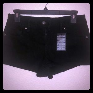Super adorable black jean shorts